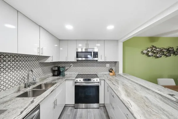 $2,100 | 3812 Jefferson Street, Unit 3812, Stuart, FL 34997