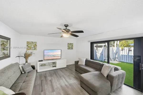 $2,100 | 3812 Jefferson Street, Unit 3812, Stuart, FL 34997
