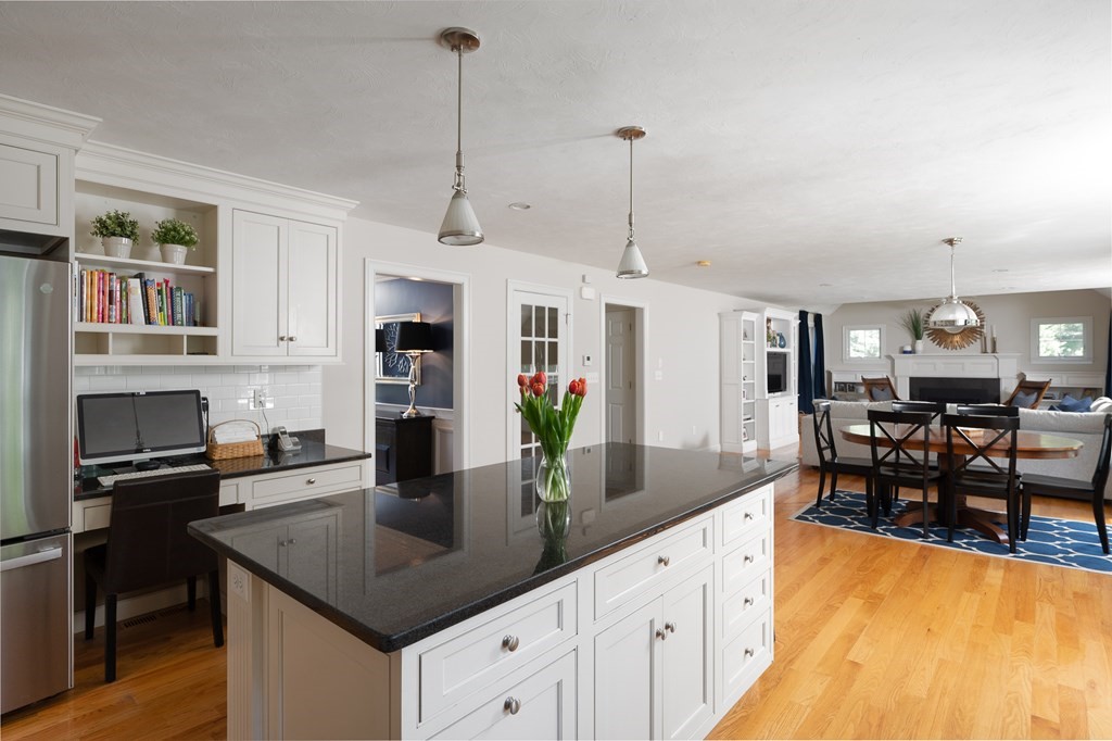 12 Nash Landing Hanover, MA 02339 - Photo 11 of 42 Gallery Image 11