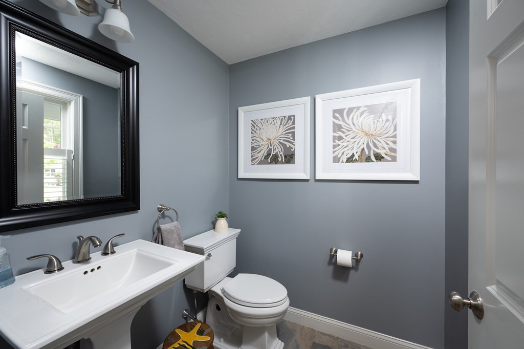 12 Nash Landing Hanover, MA 02339 - Photo 32 of 42 Gallery Image 32