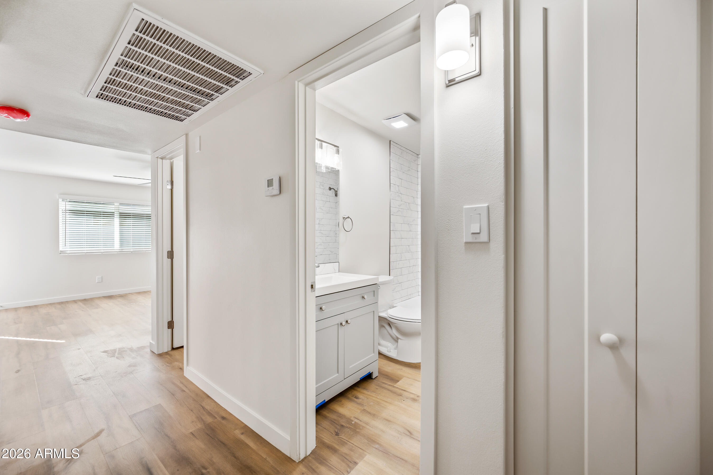 4139 North 27th Street, Unit 3 Phoenix, AZ 85016 - Photo 15 of 32 Bathroom Entryway