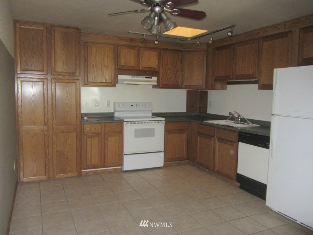 4308 Northeast Sunset Boulevard, Unit P3 Renton, WA 98059 - Photo 6 of 21 Gallery Image 6