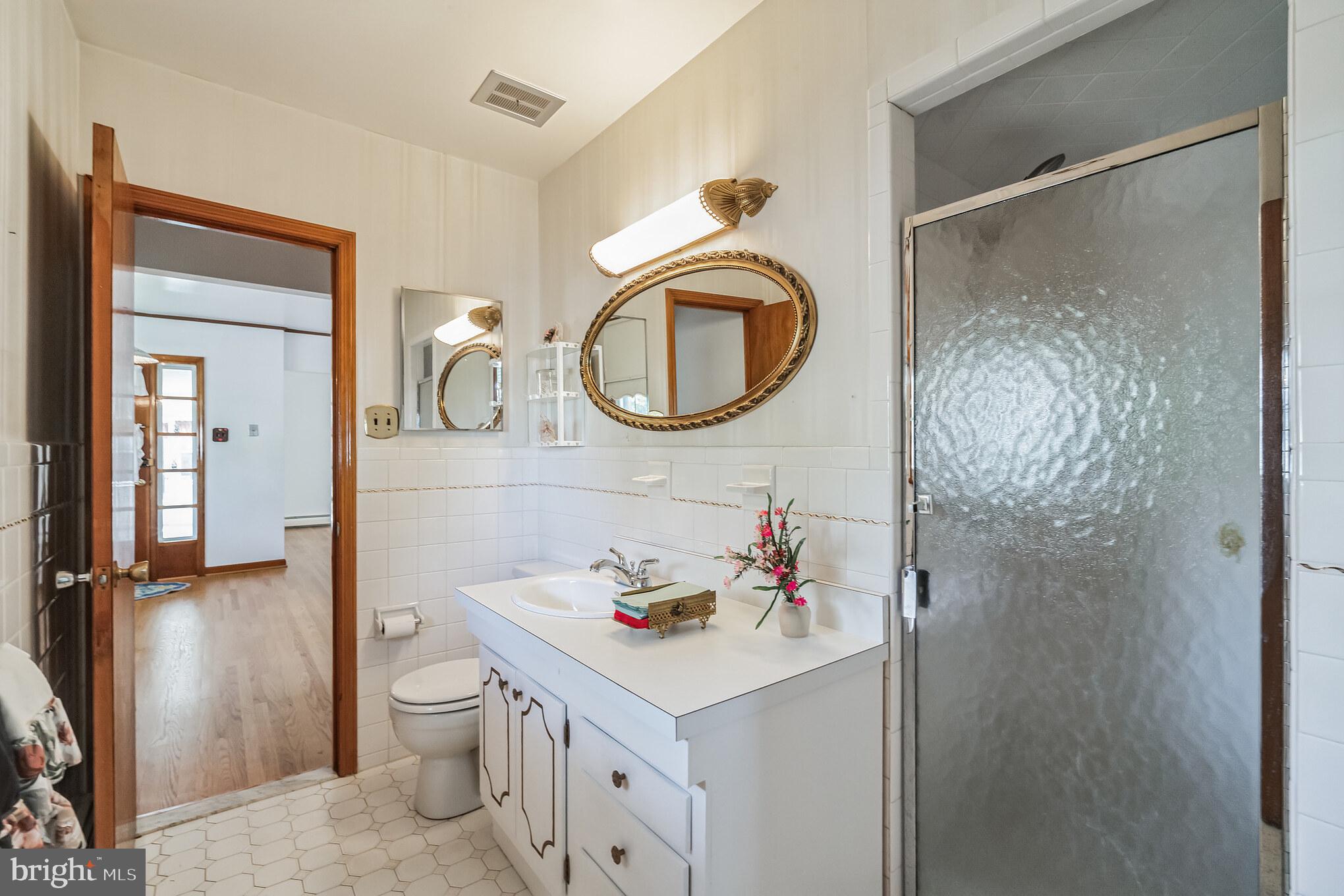 1601 Alba Road Willow Grove, PA 19090 - Photo 17 of 29 Primary Bathroom