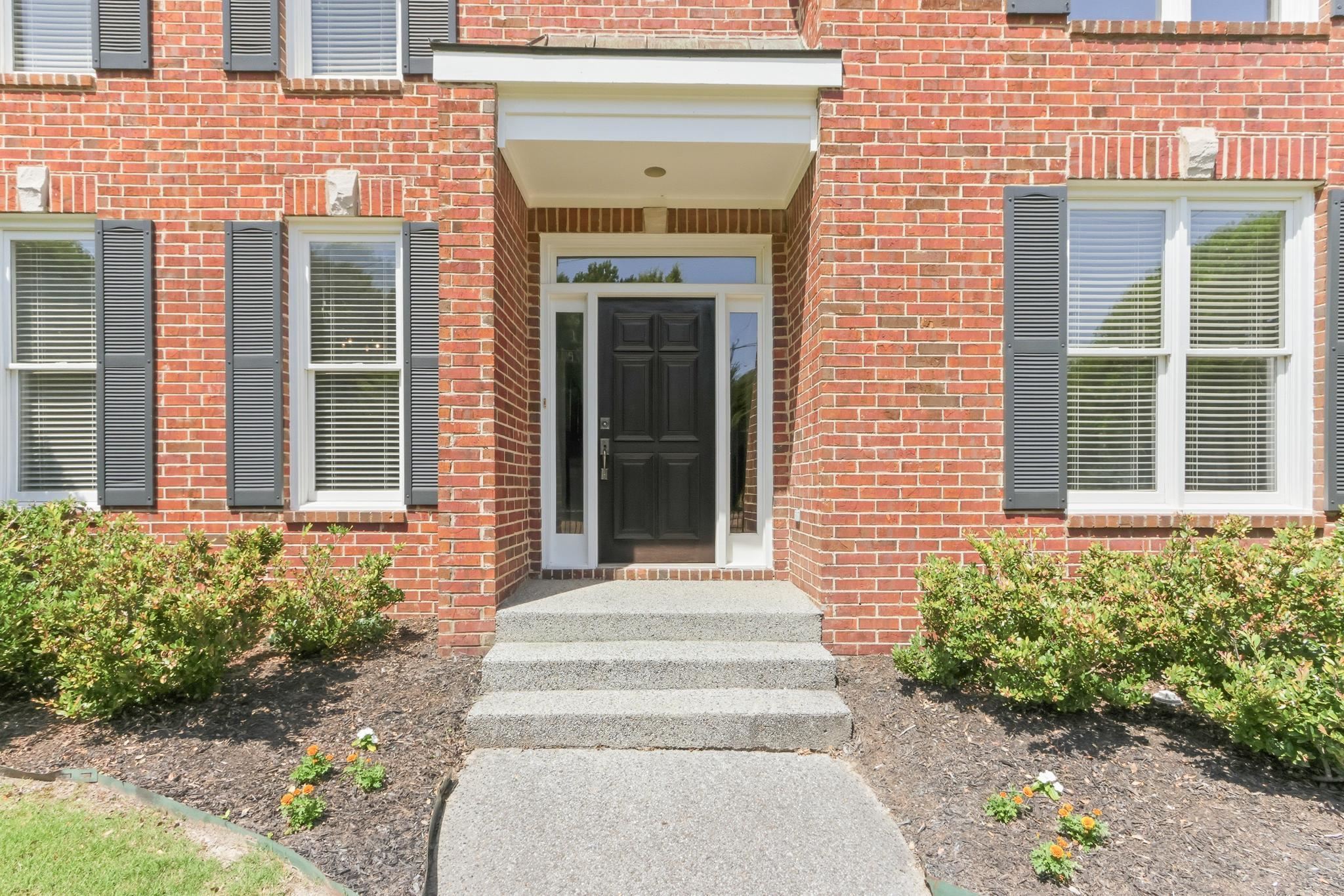 1481 Kimbrough Road Germantown, TN 38138 - Photo 3 of 37