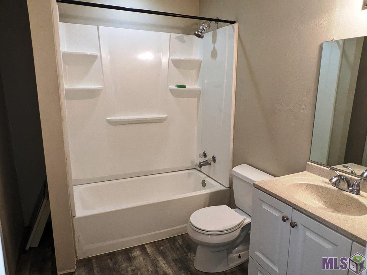 10347 Taylor Sheets Jr Road St. Amant, LA 70774 - Photo 9 of 25 Main Bathroom