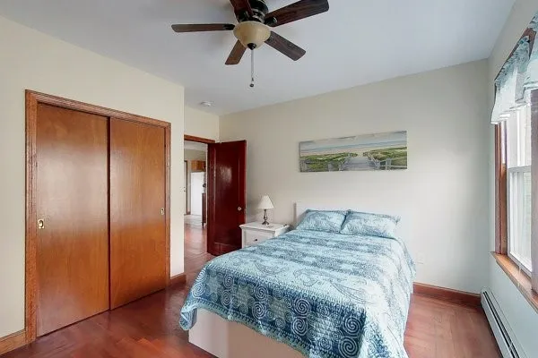 $2,400 | 21 Calvert Street, Unit B, Newport, RI 02840