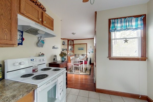 21 Calvert Street, Unit B Newport, RI 02840 - Photo 9 of 15