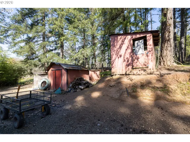 $305,000 | 620 Cleveland Loop Road, Roseburg, OR 97471