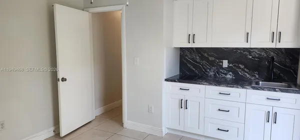 $1,650 | 6265 Southwest 31st Street, Unit B, Miami, FL 33155