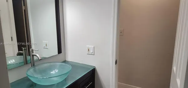 $1,650 | 6265 Southwest 31st Street, Unit B, Miami, FL 33155