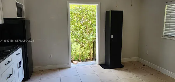 $1,650 | 6265 Southwest 31st Street, Unit B, Miami, FL 33155