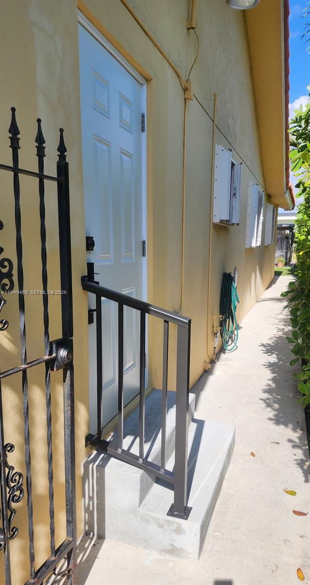 6265 Southwest 31st Street, Unit B Miami, FL 33155 - Photo 3 of 11