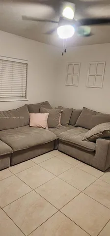 $1,900 | 6265 Southwest 31st Street, Unit B, Miami, FL 33155