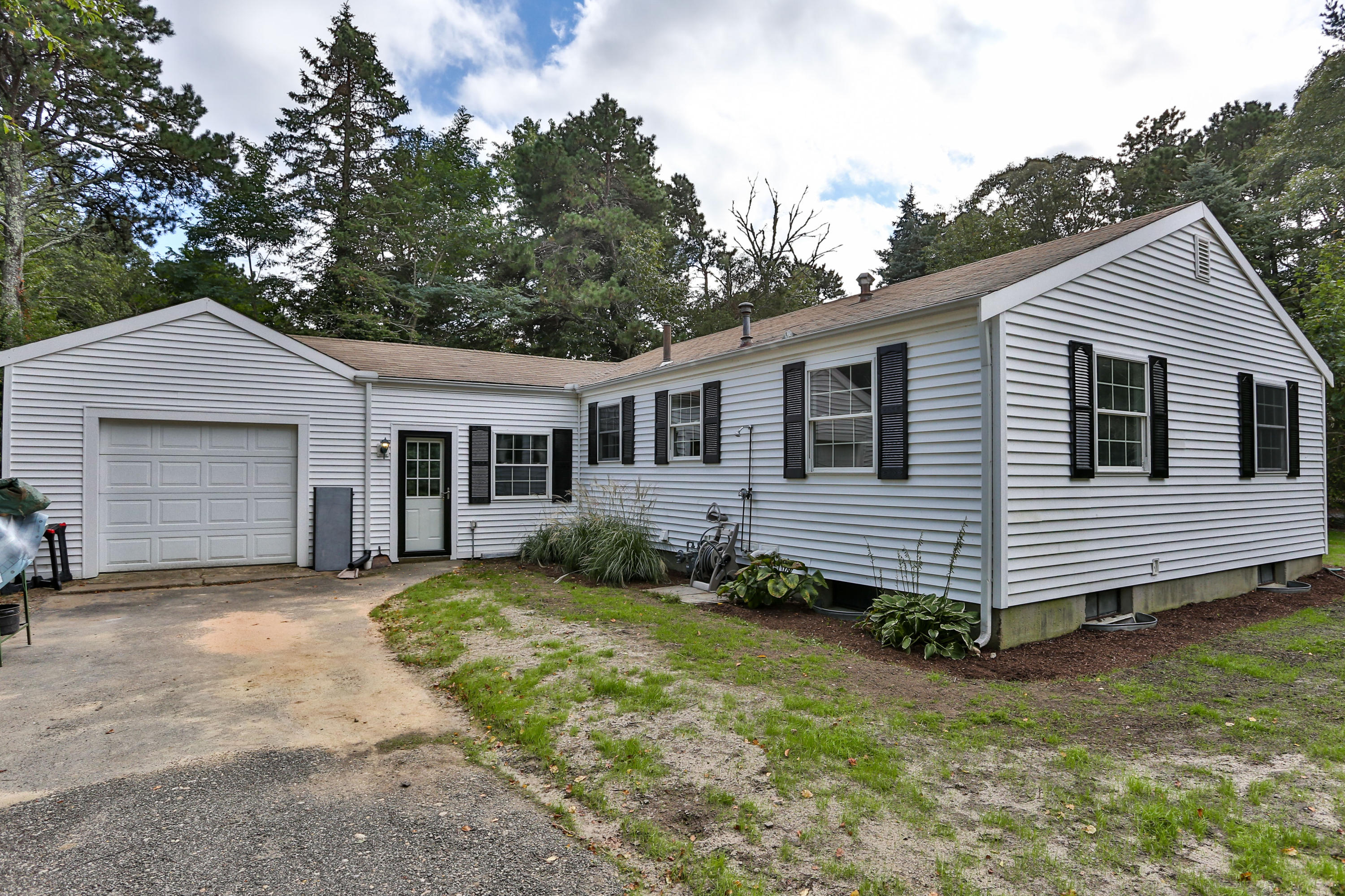 130 Raspberry Lane Marstons Mills, MA 02648 - Photo 20 of 29 130RasLR-15