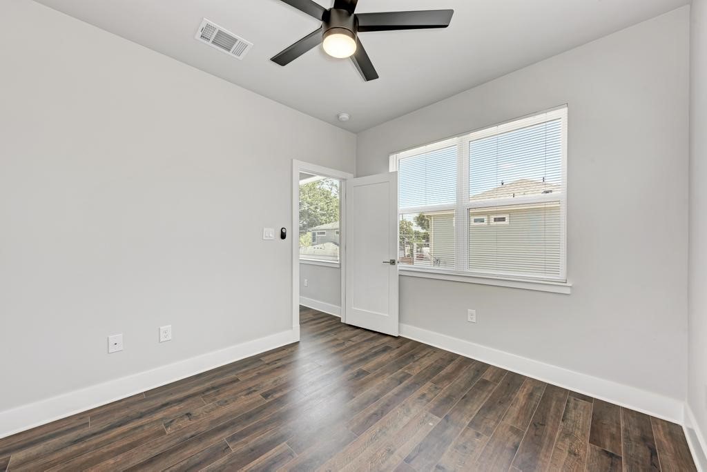 7714 Watson Street, Unit B Austin, TX 78757 - Photo 18 of 40 Bedroom 1