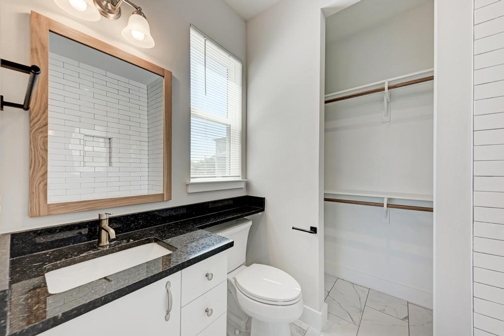 7714 Watson Street, Unit B Austin, TX 78757 - Photo 19 of 40 Bathroom to Bedroom 1