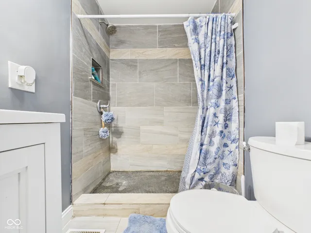 $130,000 | 1027 West 11th Street, Anderson, IN 46016