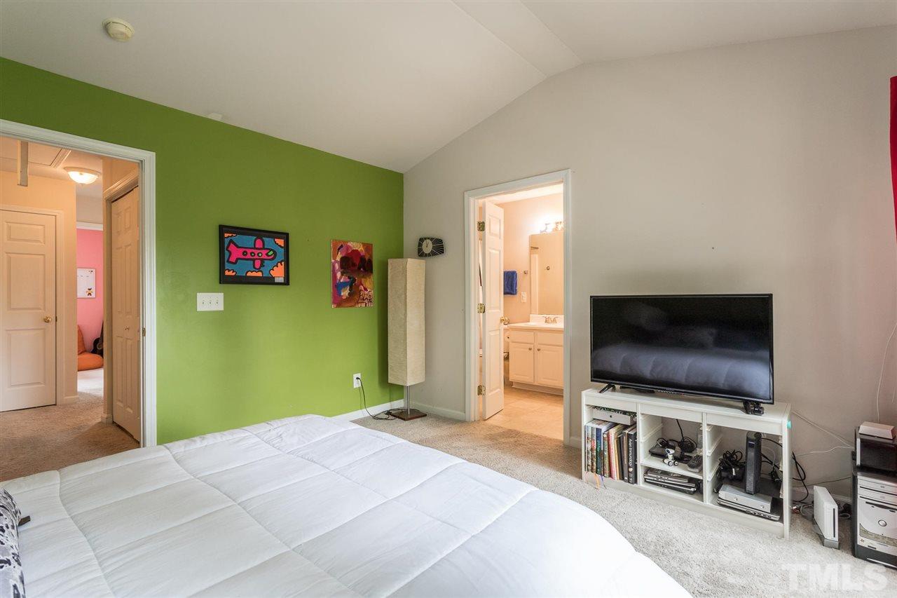 8105 Rhiannon Road Raleigh, NC 27613 - Photo 17 of 26