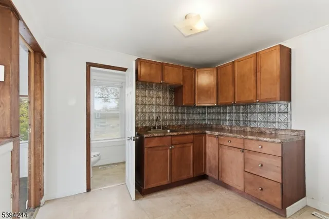 $2,300 | 111 County Road 645, Branchville, NJ 07826