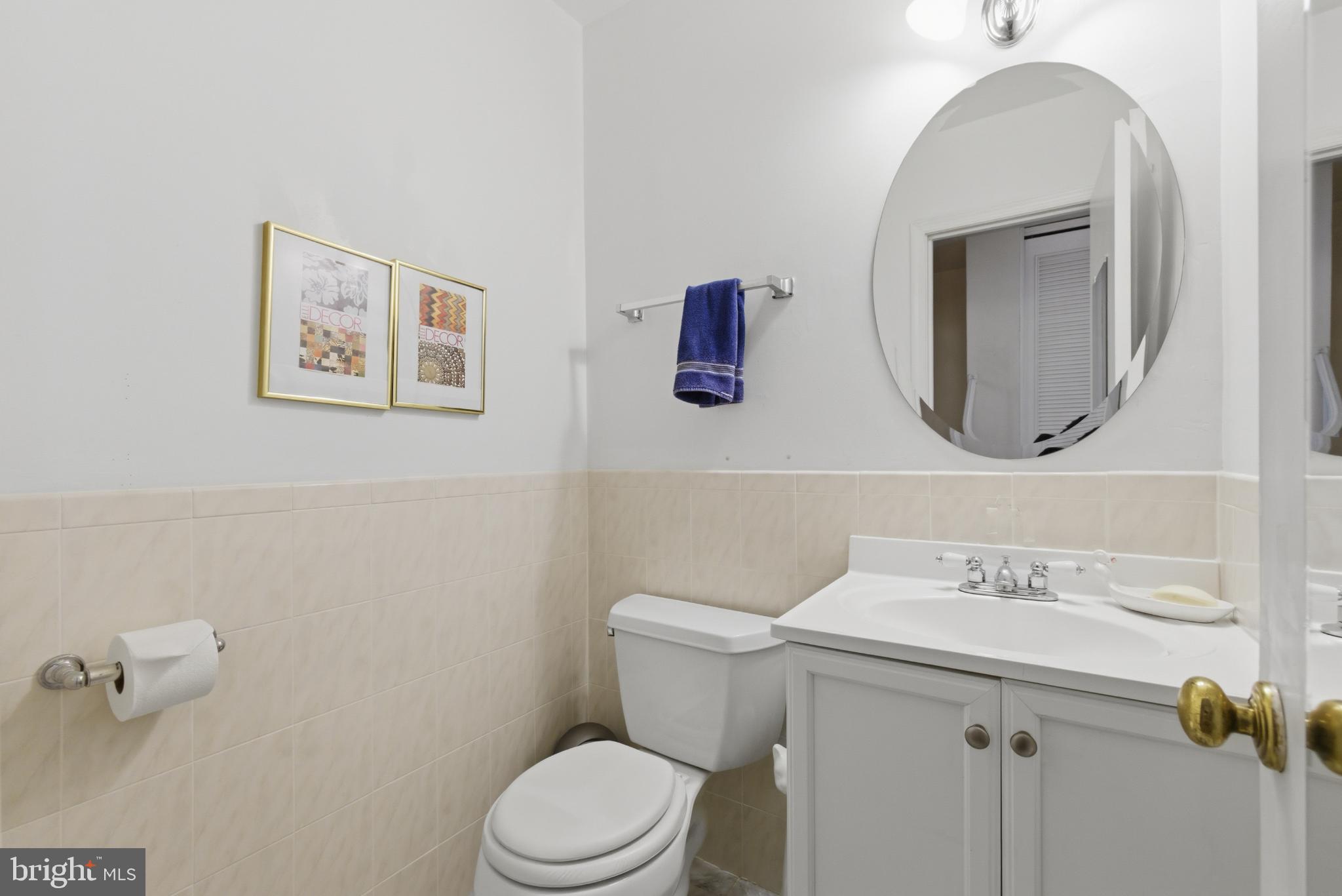 7227 Evanston Road Springfield, VA 22150 - Photo 18 of 44 Bathroom