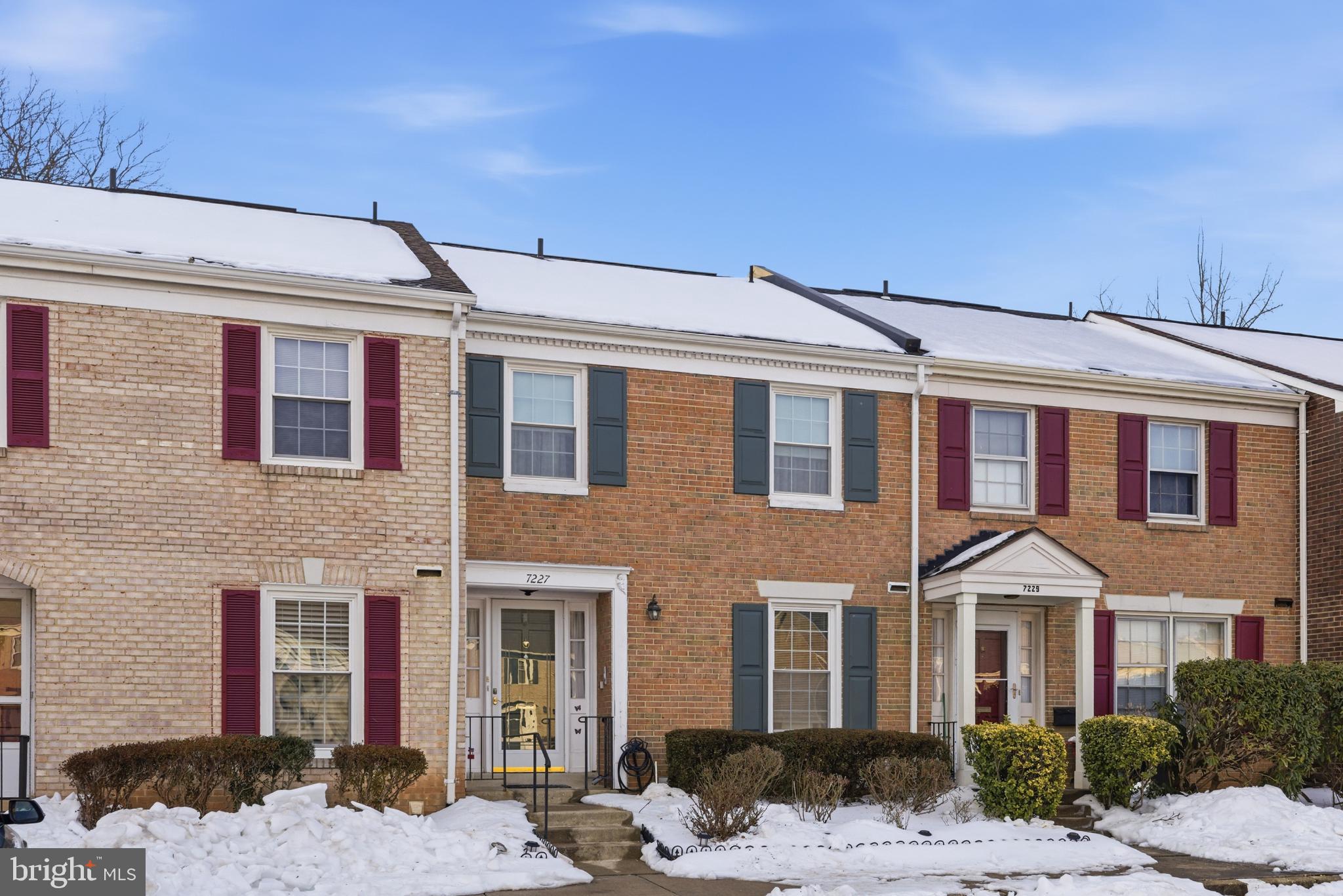 7227 Evanston Road Springfield, VA 22150 - Photo 3 of 44 Charming brick townhome