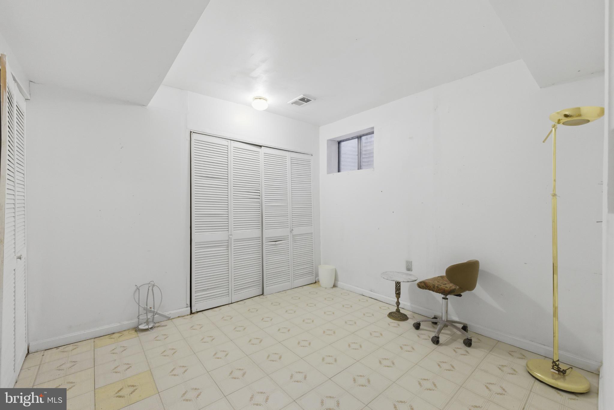 7227 Evanston Road Springfield, VA 22150 - Photo 31 of 44 Versatile space ready for your vision.