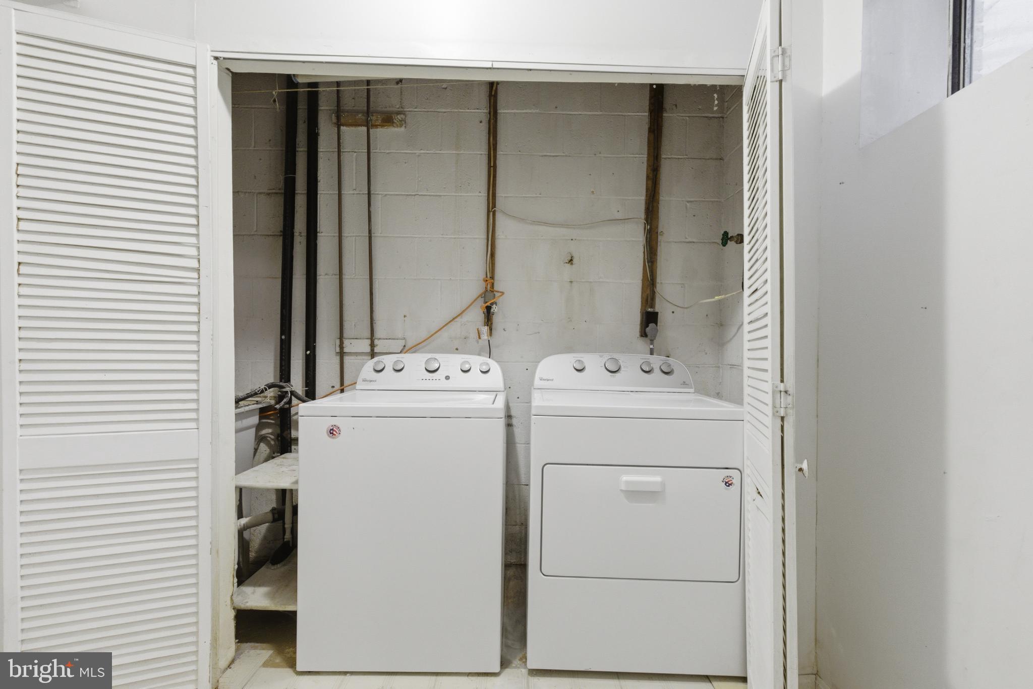7227 Evanston Road Springfield, VA 22150 - Photo 33 of 44 Laundry room