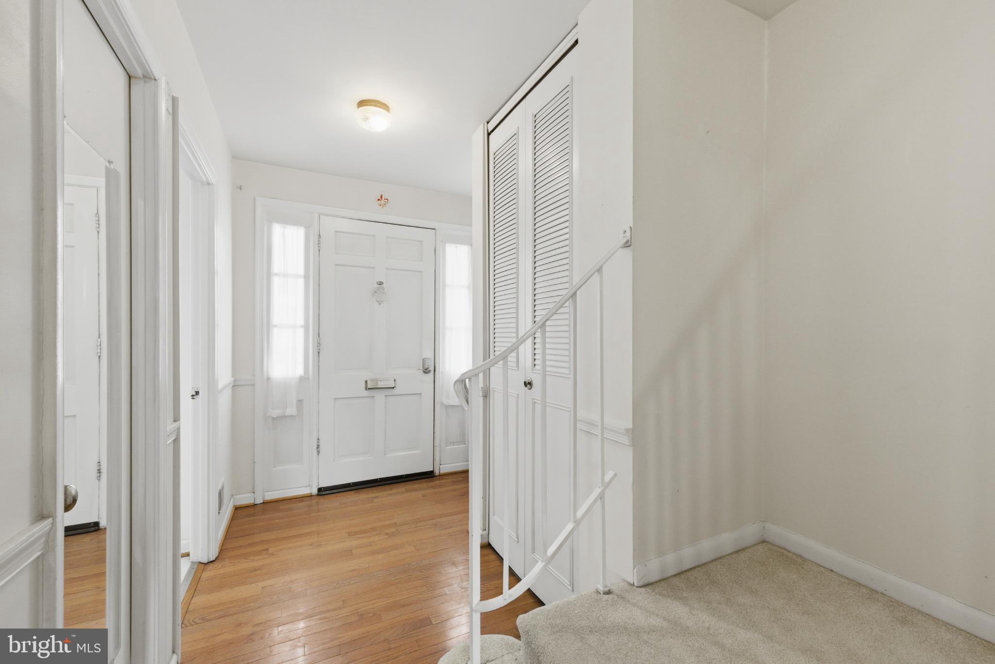 7227 Evanston Road Springfield, VA 22150 - Photo 5 of 44 Welcoming entryway with natural light.