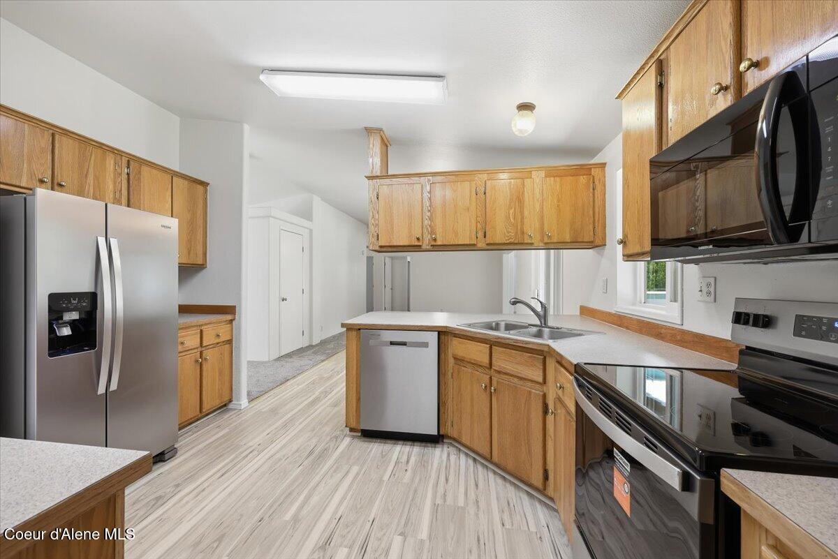 24401 North Grouse Road Rathdrum, ID 83858 - Photo 4 of 45 04-Kitchen
