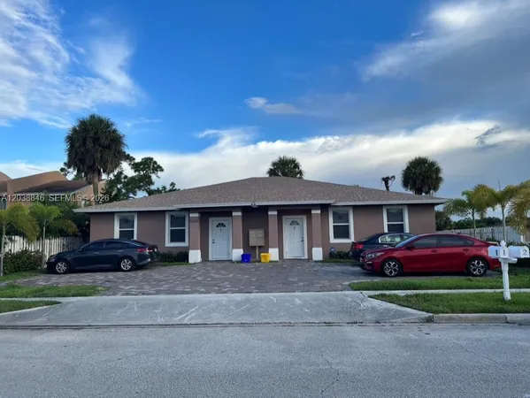 $1,500 | 1533 West 26th Court, Unit 2B, Riviera Beach, FL 33404