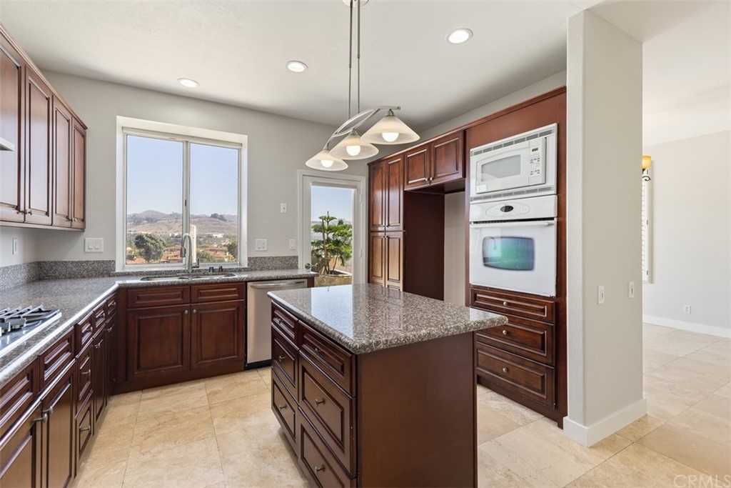 33696 Bridgehampton Drive Dana Point, CA 92629 - Photo 16 of 50