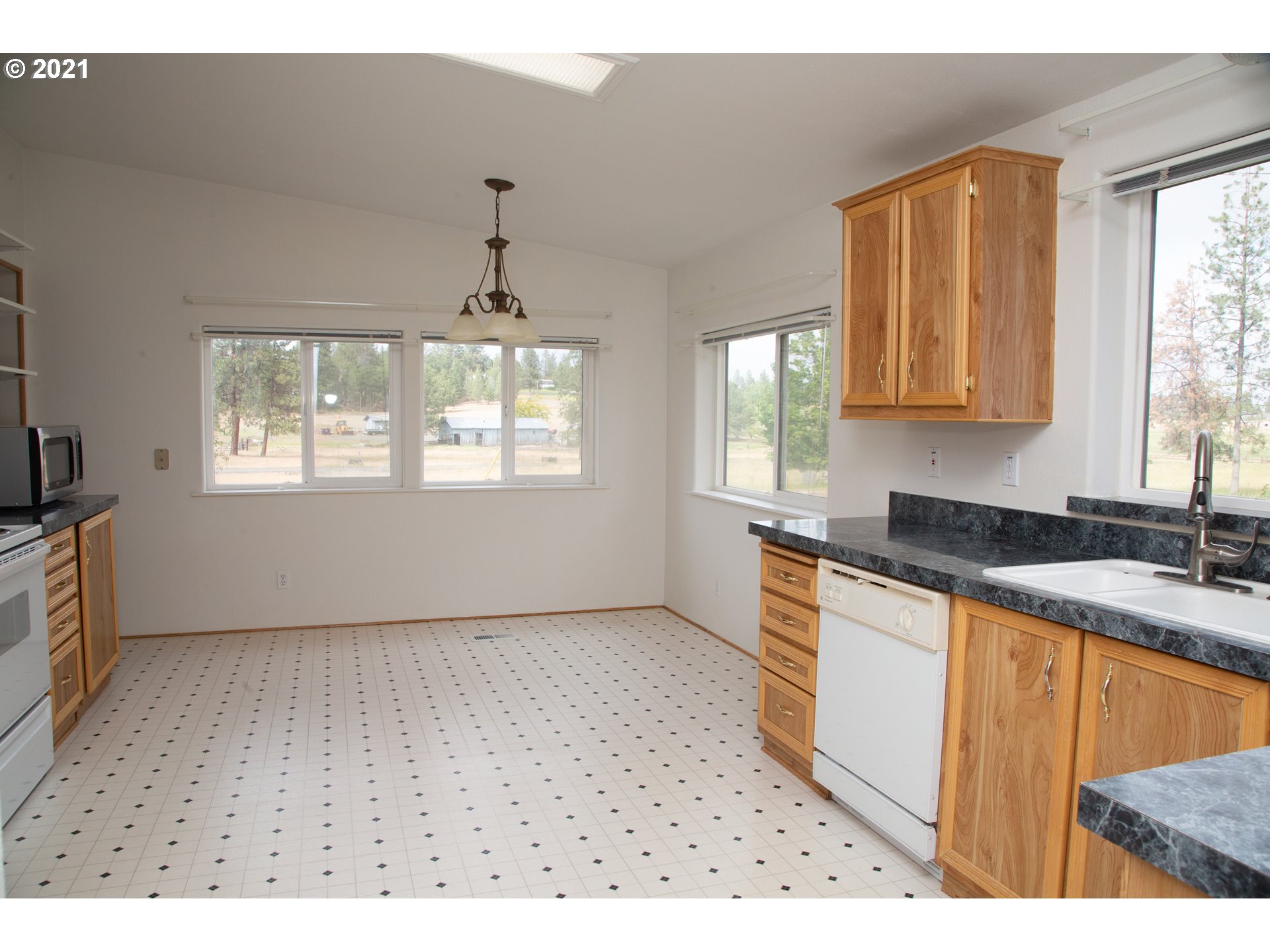 134 South Louisa Road Tygh Valley, OR 97063 - Photo 10 of 29 Gallery Image 10