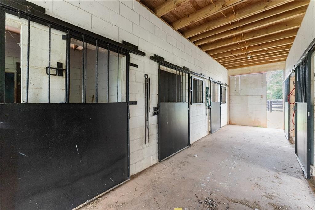 7215 Kelly Bridge Road Dawsonville, GA 30534 - Photo 65 of 87 a view of hallway