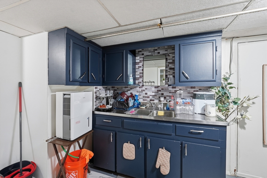 23 Smith Street Chicopee, MA 01020 - Photo 28 of 39