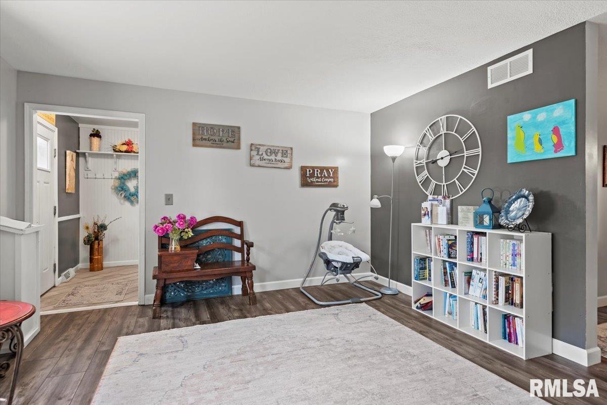 3128 Superior Drive Springfield, IL 62707 - Photo 6 of 42 Gallery Image 6