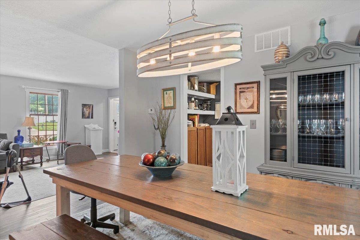 3128 Superior Drive Springfield, IL 62707 - Photo 10 of 42 Gallery Image 10