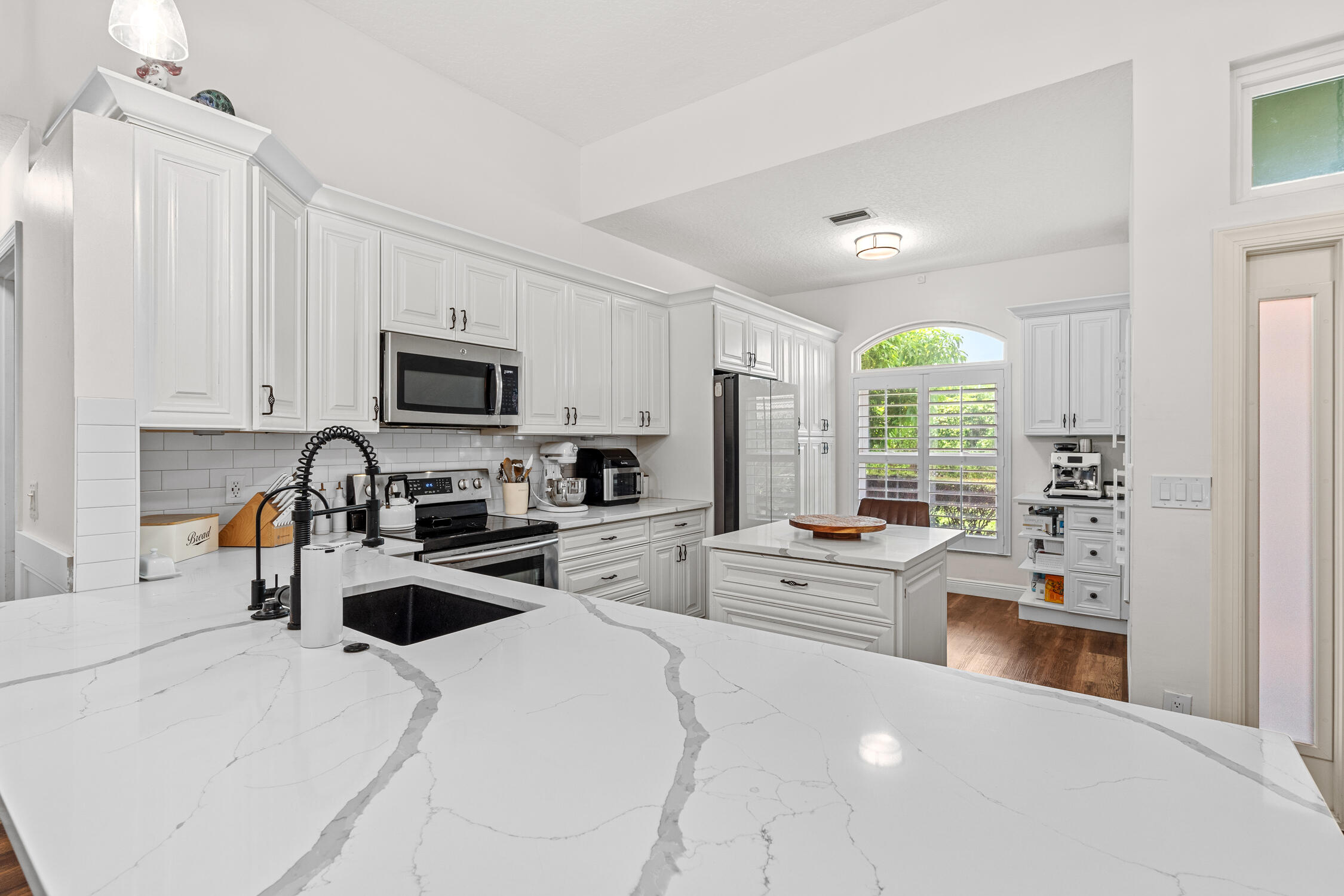 3023 Casa Rio Court Riviera Beach, FL 33418 - Photo 6 of 26 DSC04879