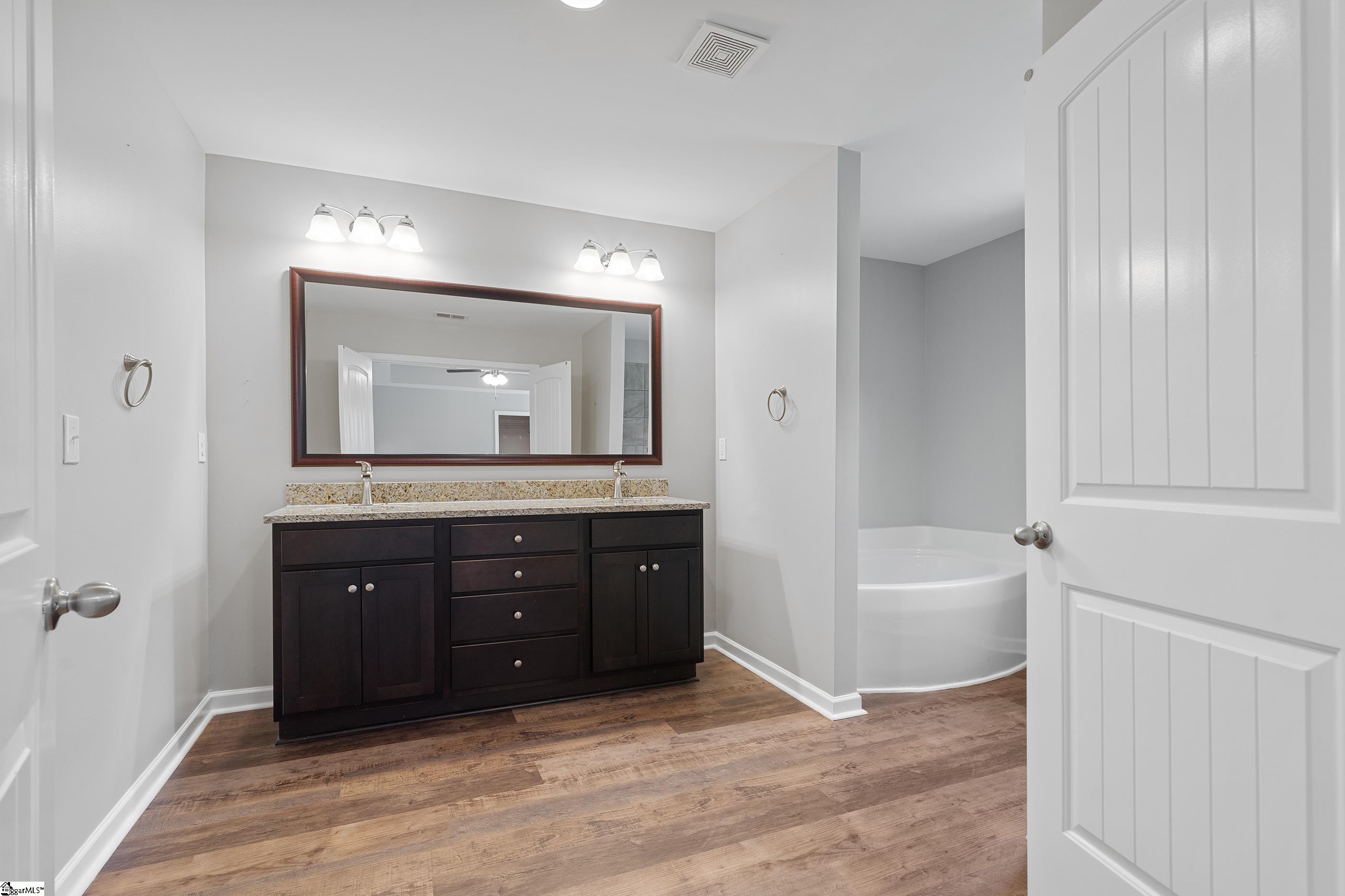 647 Autumn Breeze Walk Inman, SC 29349 - Photo 24 of 29 Gallery Image 24