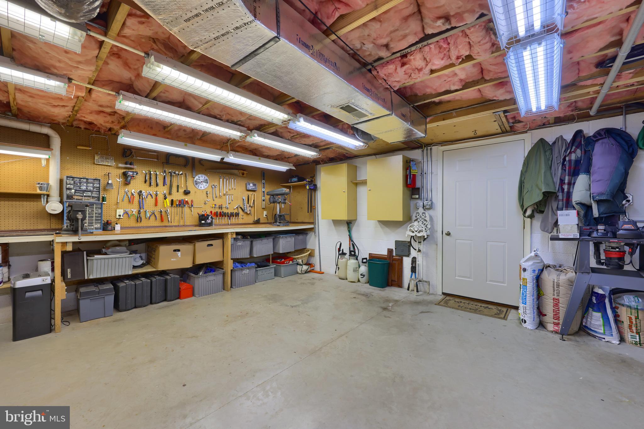 2070 Creek Hill Road Lancaster, PA 17601 - Photo 63 of 101