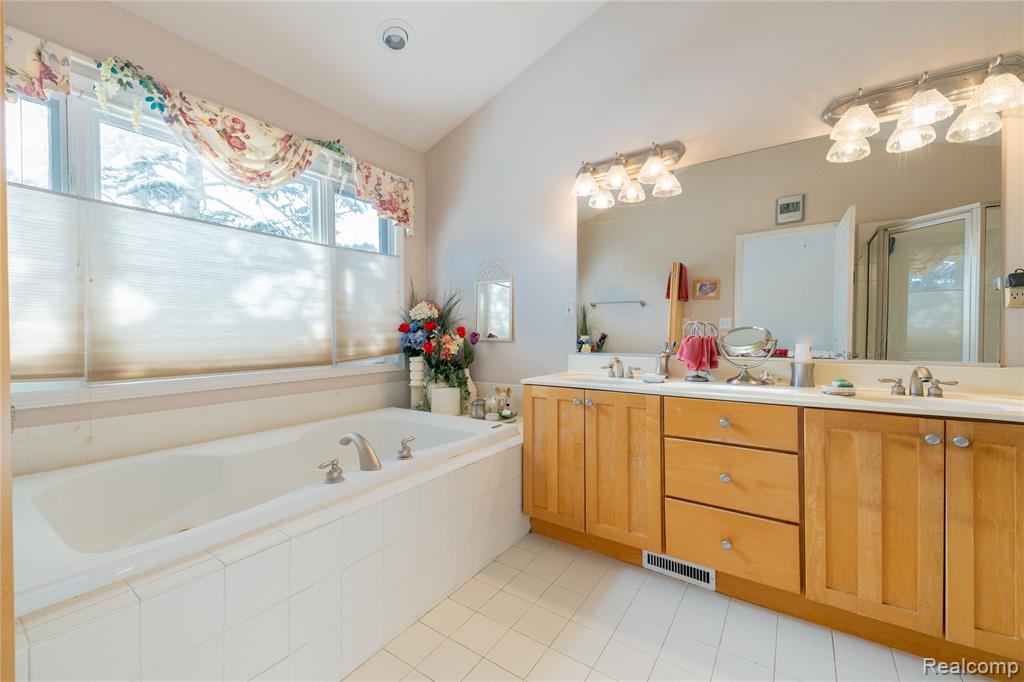 27824 Reo Road Grosse Ile, MI 48138 - Photo 25 of 39 Gallery Image 25