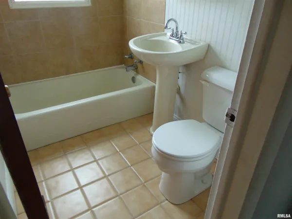 $110,000 | 206 South Travelstead Lane, Carbondale, IL 62901