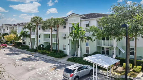 $2,200 | 3605 High Ridge Road, Unit 308, Boynton Beach, FL 33426