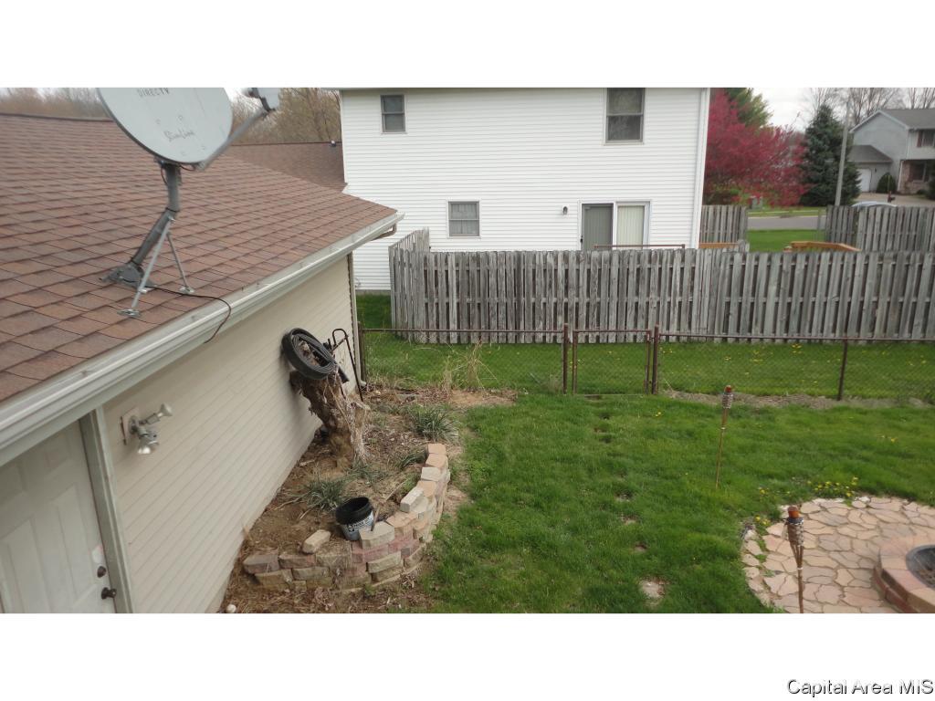2304 Mayfair Road Springfield, IL 62703 - Photo 11 of 36