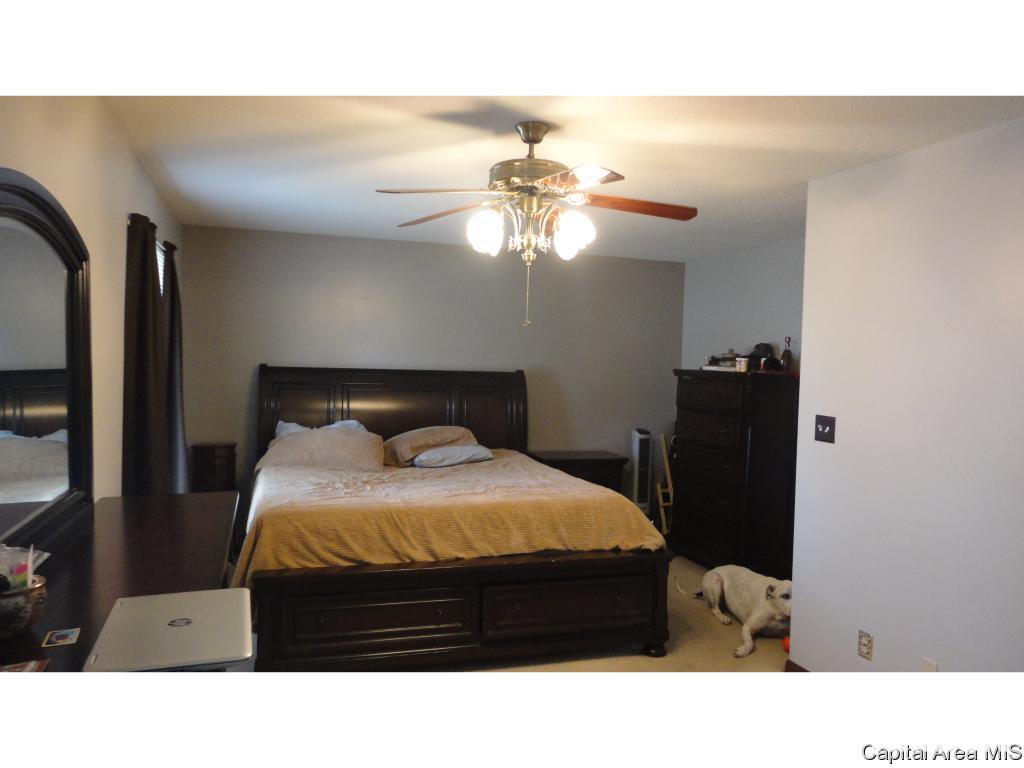 2304 Mayfair Road Springfield, IL 62703 - Photo 15 of 36