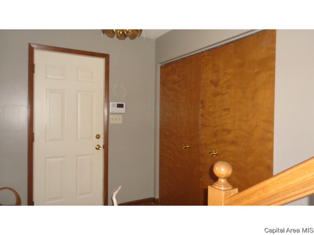 2304 Mayfair Road Springfield, IL 62703 - Photo 18 of 36