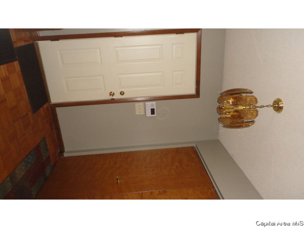 2304 Mayfair Road Springfield, IL 62703 - Photo 19 of 36