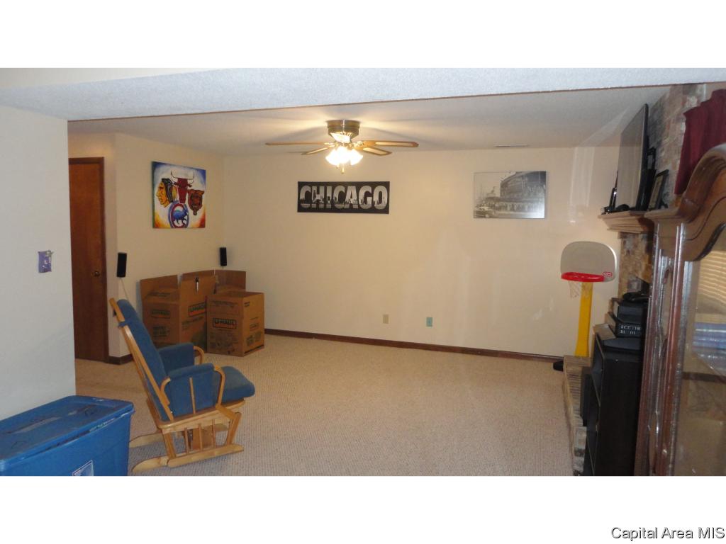 2304 Mayfair Road Springfield, IL 62703 - Photo 23 of 36