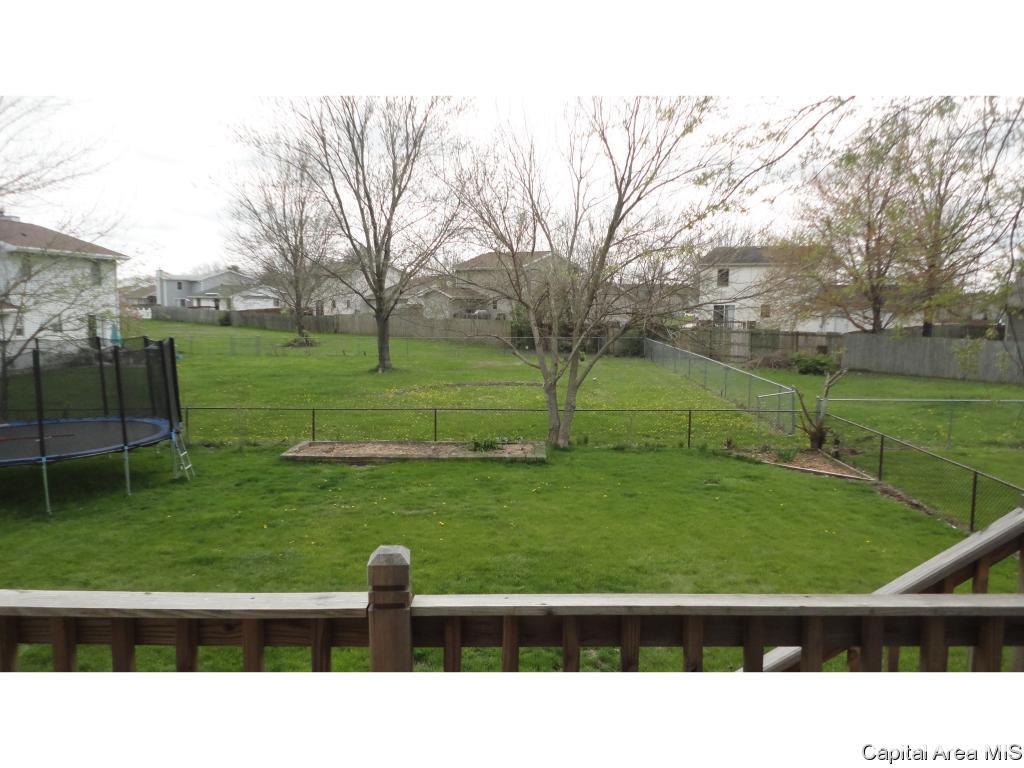 2304 Mayfair Road Springfield, IL 62703 - Photo 9 of 36
