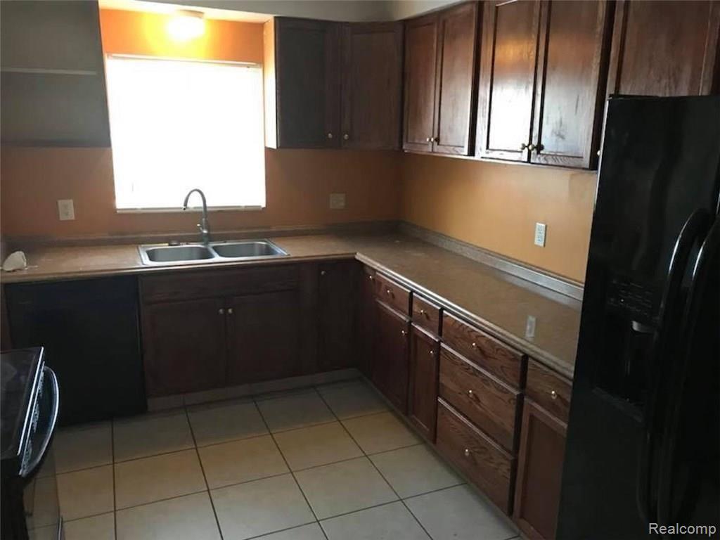 23405 Joy Road Dearborn Heights, MI 48127 - Photo 4 of 23