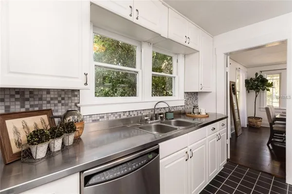 $2,685 | 1111 East Patterson Street, Tampa, FL 33604